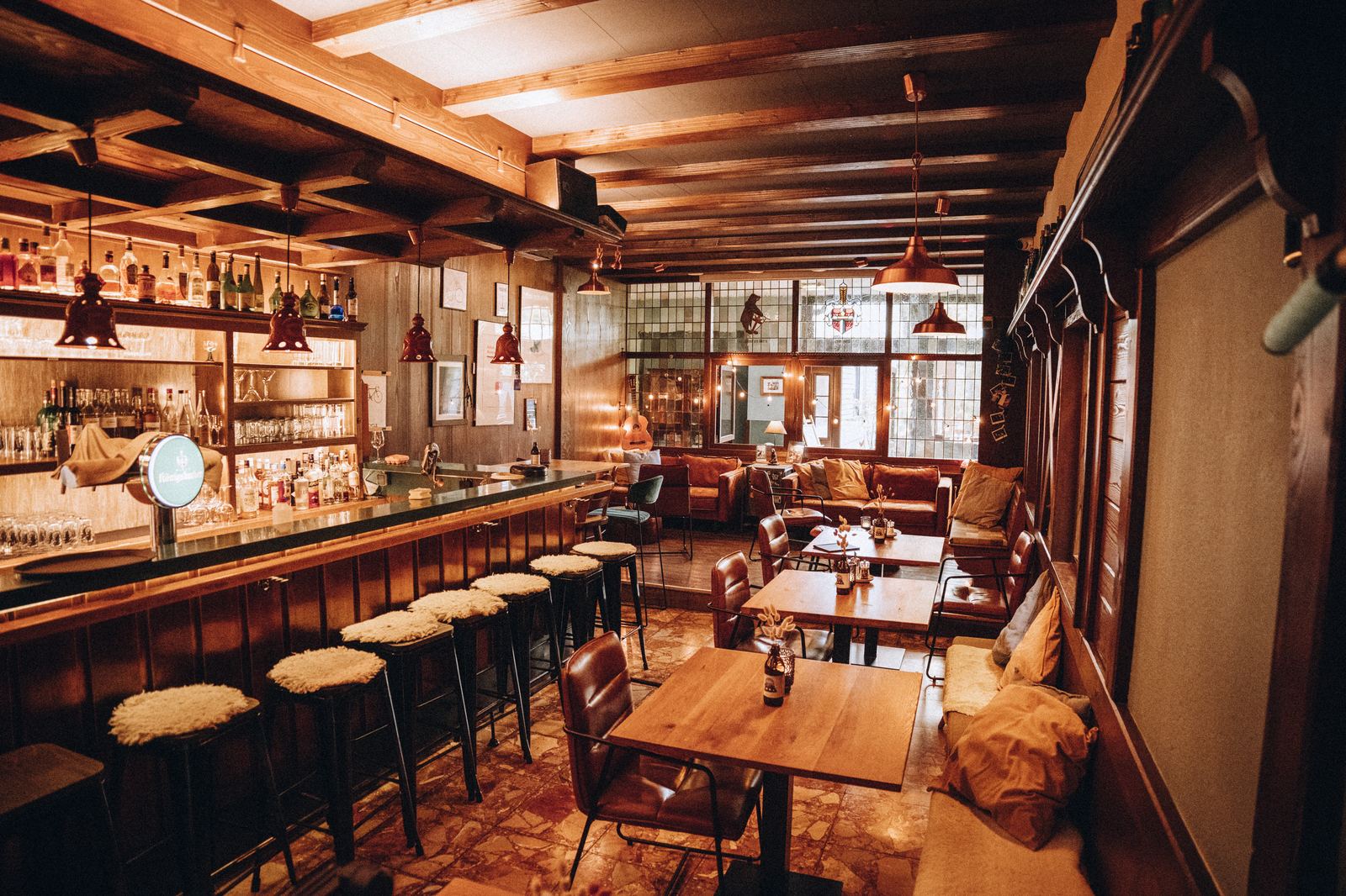 Bierstube mit Theke