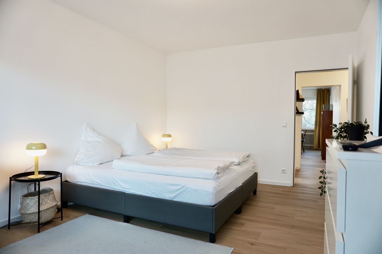 Schlafzimmer mit Doppelbett der Ferienwohnung Braunbär